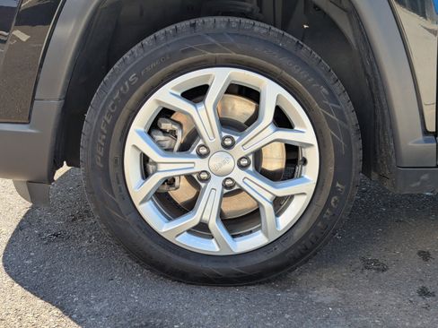 Used 2024 Jeep Compass Latitude AWD/4WD image 48