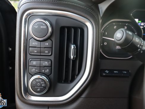 Used 2021 GMC Sierra 2500 Denali w/ Denali Black Diamond Edition AWD/4WD image 14