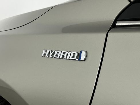 Used 2016 Toyota Camry LE image 28