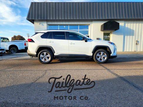 Used 2022 Toyota RAV4 LE image 1