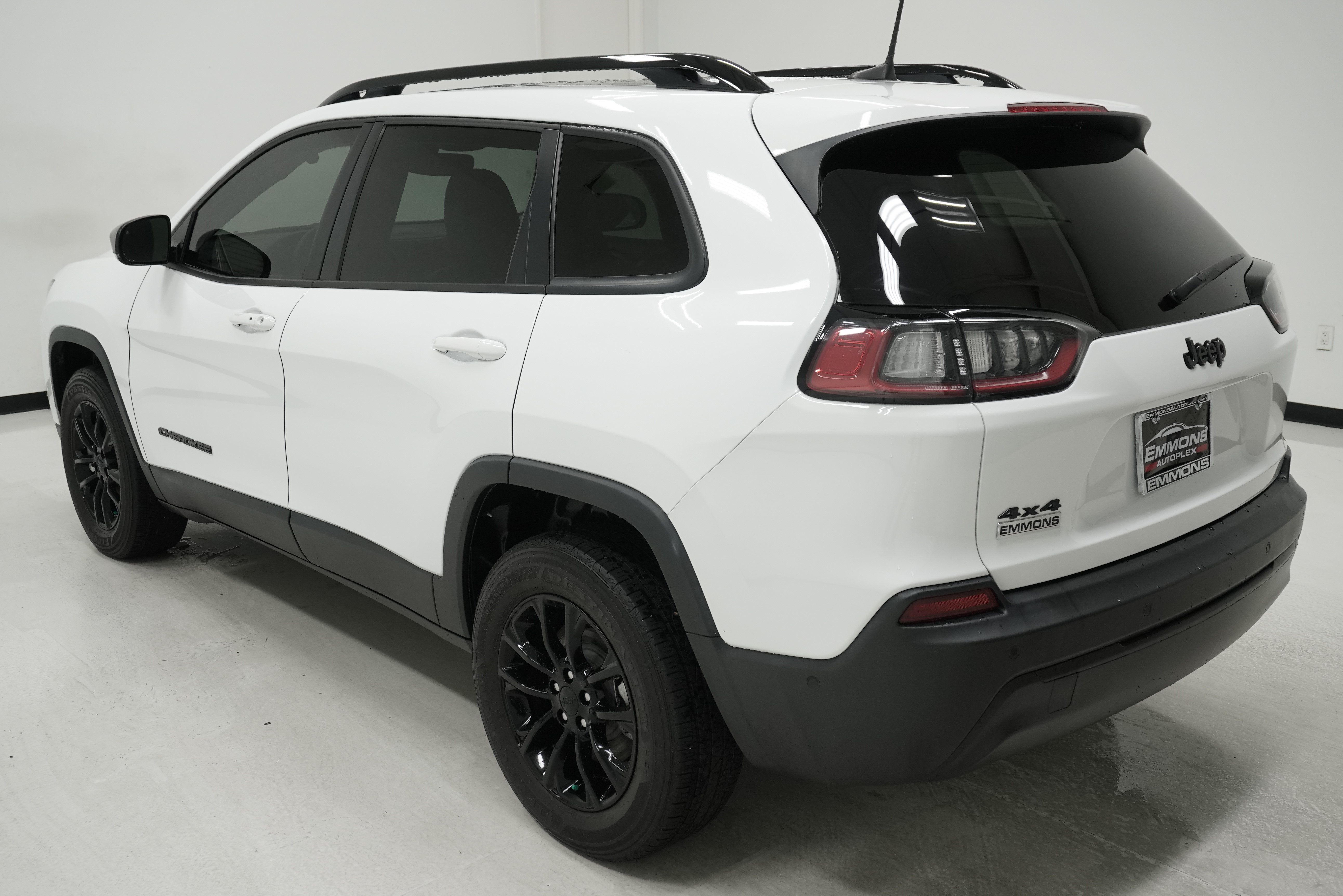 Used 2023 Jeep Cherokee Altitude Lux w/ Lux Elite Package AWD/4WD image 6