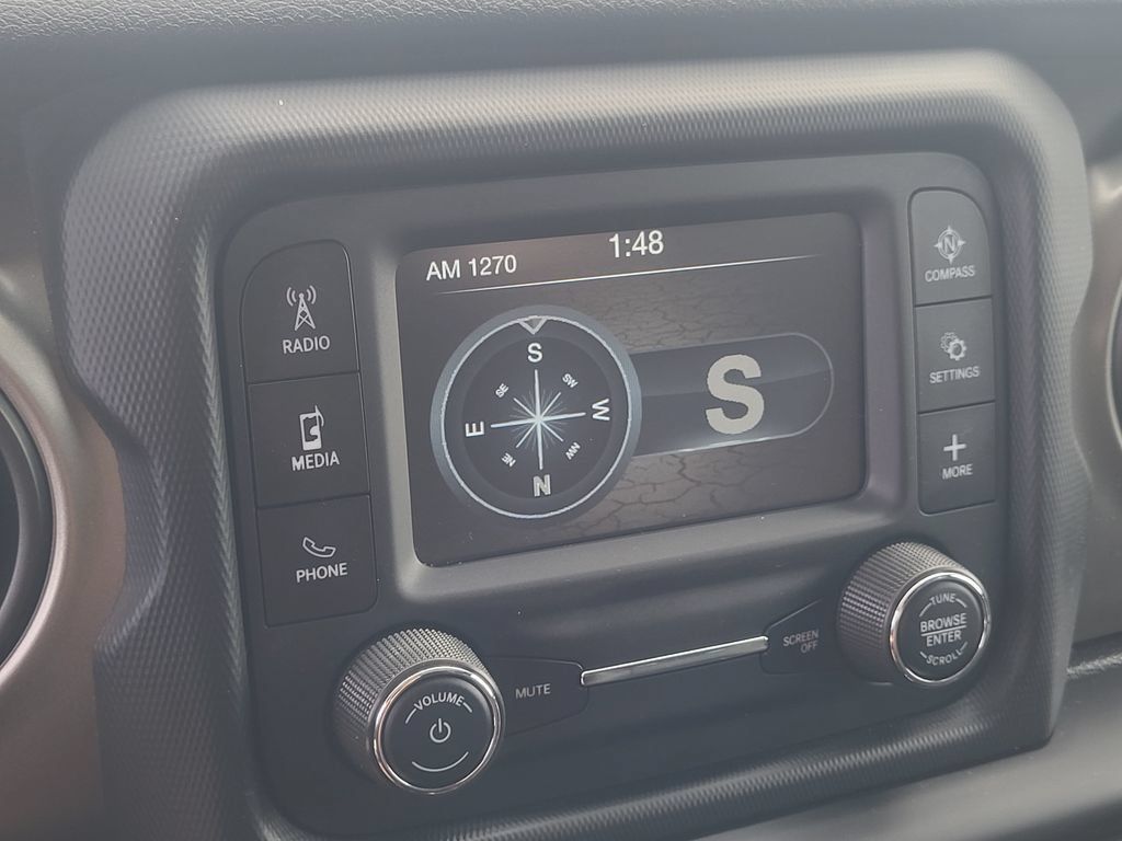 Used 2018 Jeep Wrangler Unlimited Sport AWD/4WD image 16