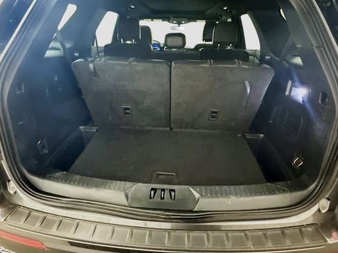 Used 2020 Ford Explorer XLT w/ Equipment Group 202A image 32