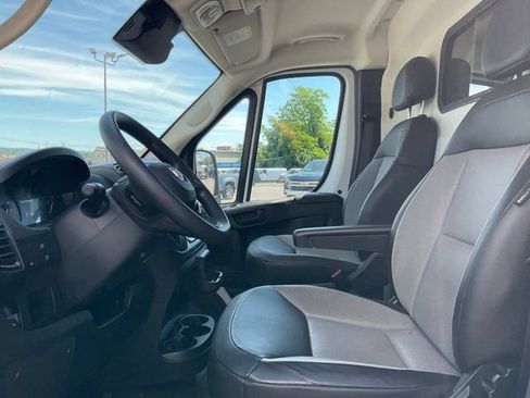 Used 2025 RAM ProMaster 2500 w/ Convenience Group FWD image 2