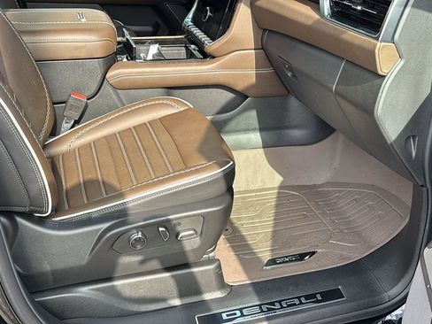 Certified 2025 GMC Yukon XL Denali Ultimate w/ LPO, Floor Liner Package image 24