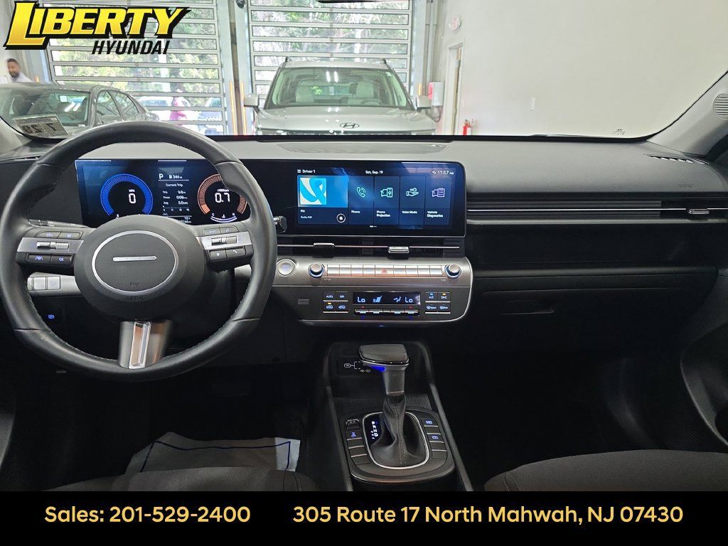 Certified 2024 Hyundai Kona SEL AWD/4WD image 13