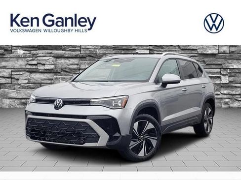 New 2025 Volkswagen Taos SE AWD/4WD image 1