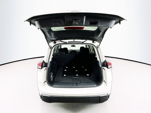 Used 2024 Nissan Rogue S AWD/4WD image 27