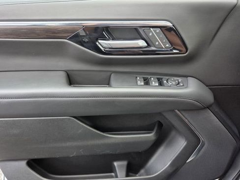 Used 2025 Chevrolet Tahoe LT image 21