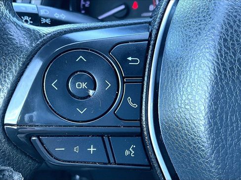 Used 2019 Toyota Camry LE image 17