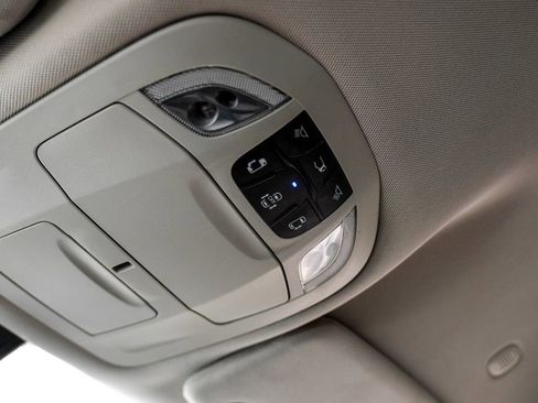 Used 2020 Chrysler Voyager Lxi image 25