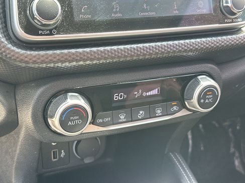 Used 2019 Nissan Kicks SV FWD image 19