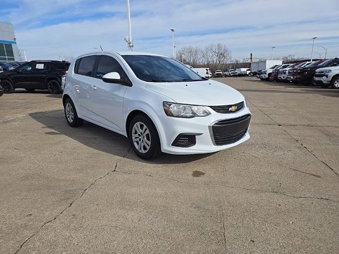 Used 2020 Chevrolet Sonic LT image 8