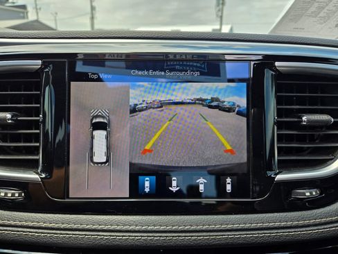 Used 2019 Chrysler Pacifica Limited w/ Advanced Safetytec Group FWD image 34