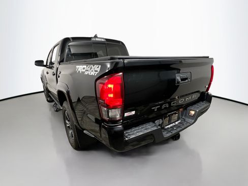 Used 2019 Toyota Tacoma TRD Sport AWD/4WD image 8