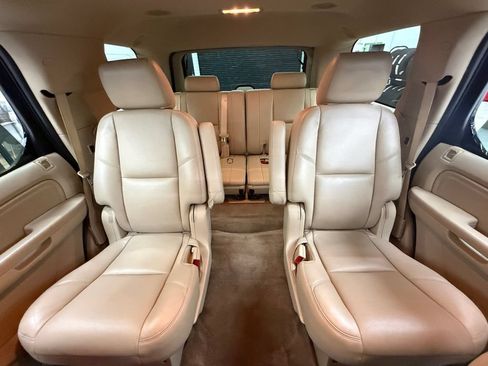 Used 2013 Cadillac Escalade Luxury AWD/4WD image 38