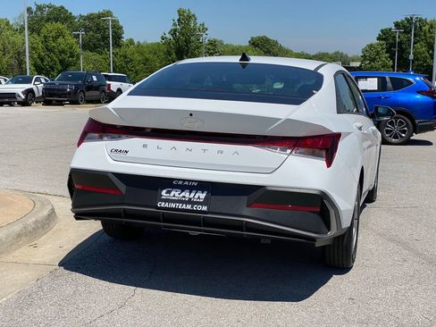 New 2026 Hyundai Elantra SE w/ Cargo Package FWD image 8
