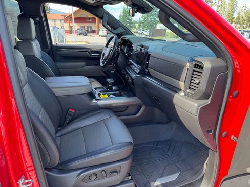 Used 2023 Chevrolet Silverado 1500 ZR2 image 16