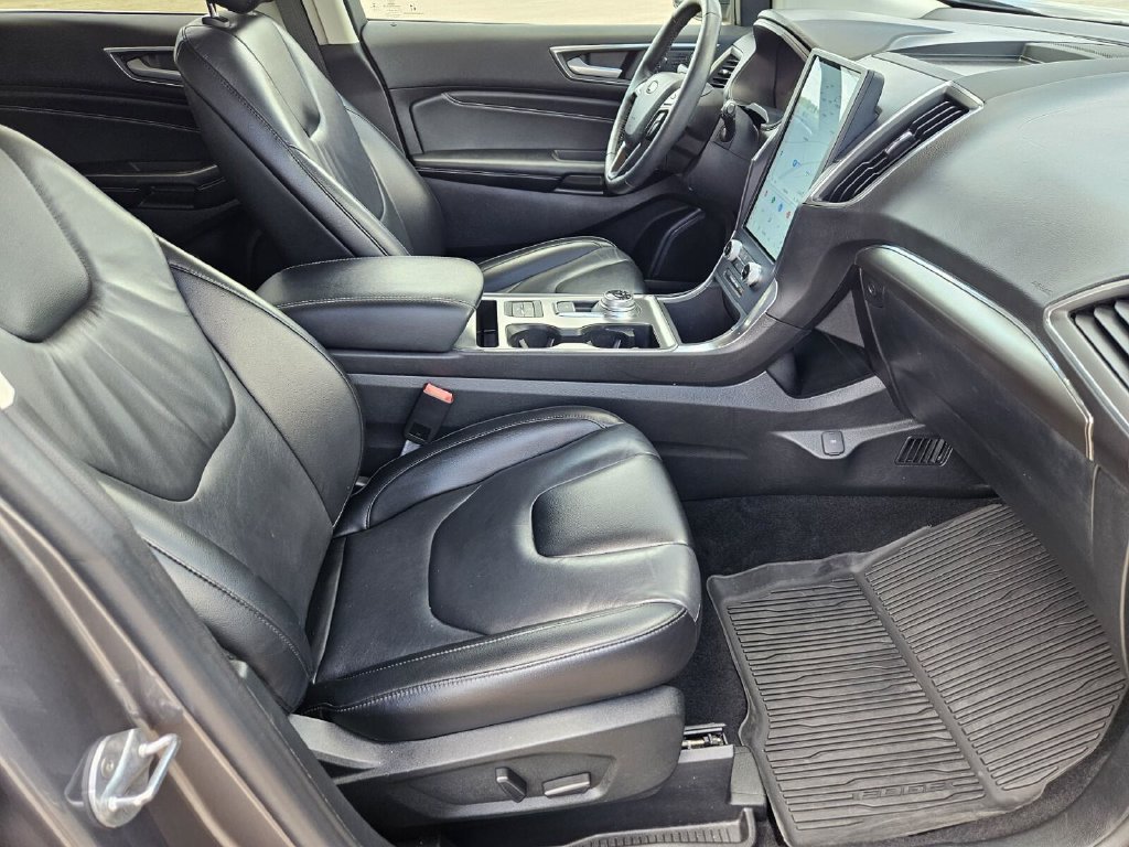Certified 2022 Ford Edge Titanium AWD/4WD image 13