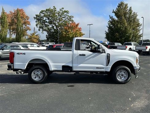 New 2026 Ford F250 XL w/ XL Chrome Package image 2