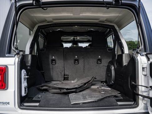 Used 2022 Jeep Wrangler Unlimited Sahara w/ Dual Top Group image 8