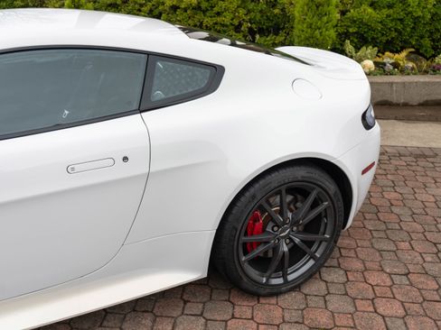 Used 2015 Aston Martin V8 Vantage GT image 38