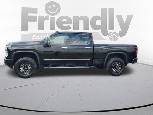 Used 2024 Chevrolet Silverado 3500 High Country w/ High Country Premium Package AWD/4WD image 2