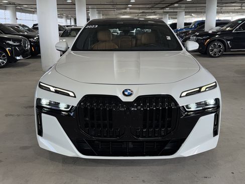 Used 2023 BMW 740i RWD image 3