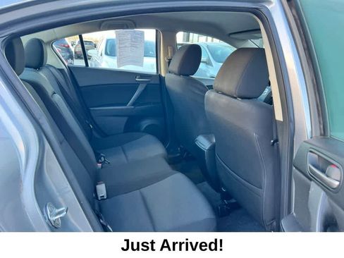 Used 2011 MAZDA MAZDA3 i Touring image 21