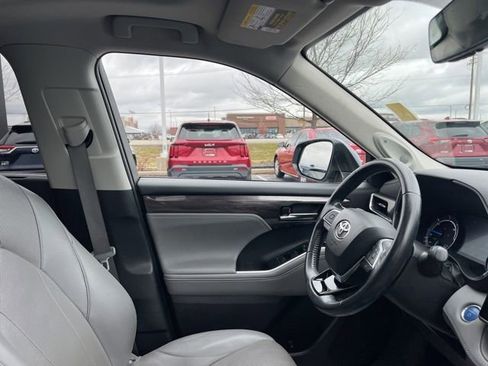 Used 2021 Toyota Highlander Limited image 41