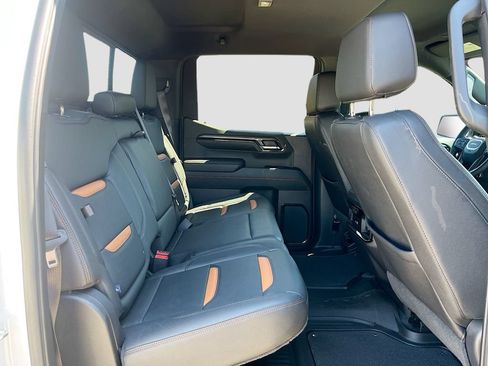 Used 2024 GMC Sierra 1500 AT4 w/ AT4 Premium Package AWD/4WD image 28