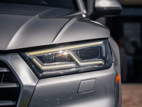Used 2019 Audi SQ5 Prestige w/ Prestige Package AWD/4WD image 10