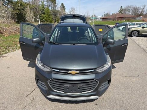 Used 2018 Chevrolet Trax LT w/ LT Convenience Package image 24