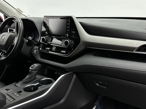 Used 2020 Toyota Highlander XLE image 34