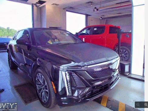 Certified 2024 Cadillac Lyriq Sport AWD/4WD image 2