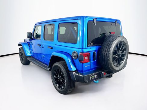 Used 2023 Jeep Wrangler Unlimited Sahara w/ Cold Weather Group AWD/4WD image 5