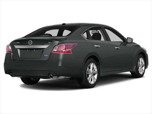Used 2015 Nissan Altima 2.5 SL w/ Technology Package image 2