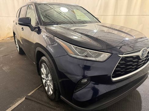 Used 2024 Toyota Highlander Limited image 10