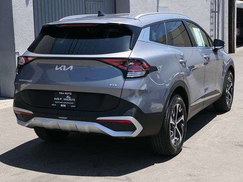 Used 2025 Kia Sportage EX AWD/4WD image 2