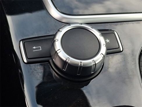 Used 2019 Mercedes-Benz SLC 300 w/ Premium Package image 22