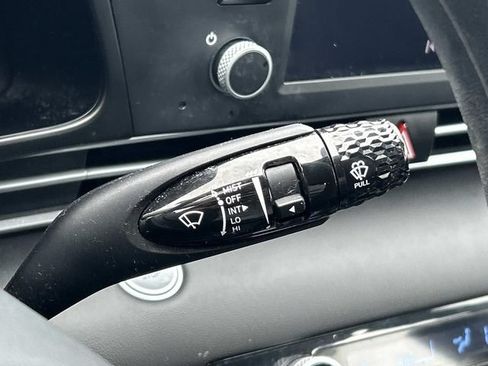 Certified 2023 Hyundai Elantra SEL FWD image 30