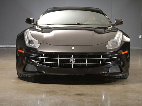 Used 2016 Ferrari FF image 50