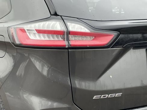 Used 2019 Ford Edge ST w/ Cold Weather Package image 38