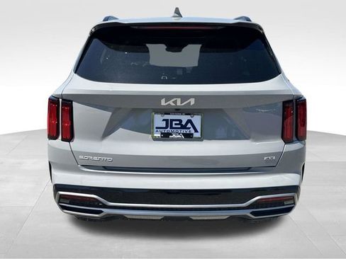 Used 2023 Kia Sorento SX AWD/4WD image 28