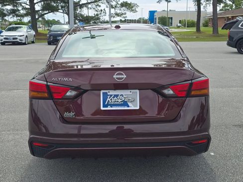 Used 2025 Nissan Altima 2.5 SV FWD image 4