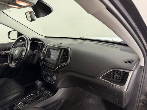 Used 2021 Jeep Cherokee Latitude Lux AWD/4WD image 17