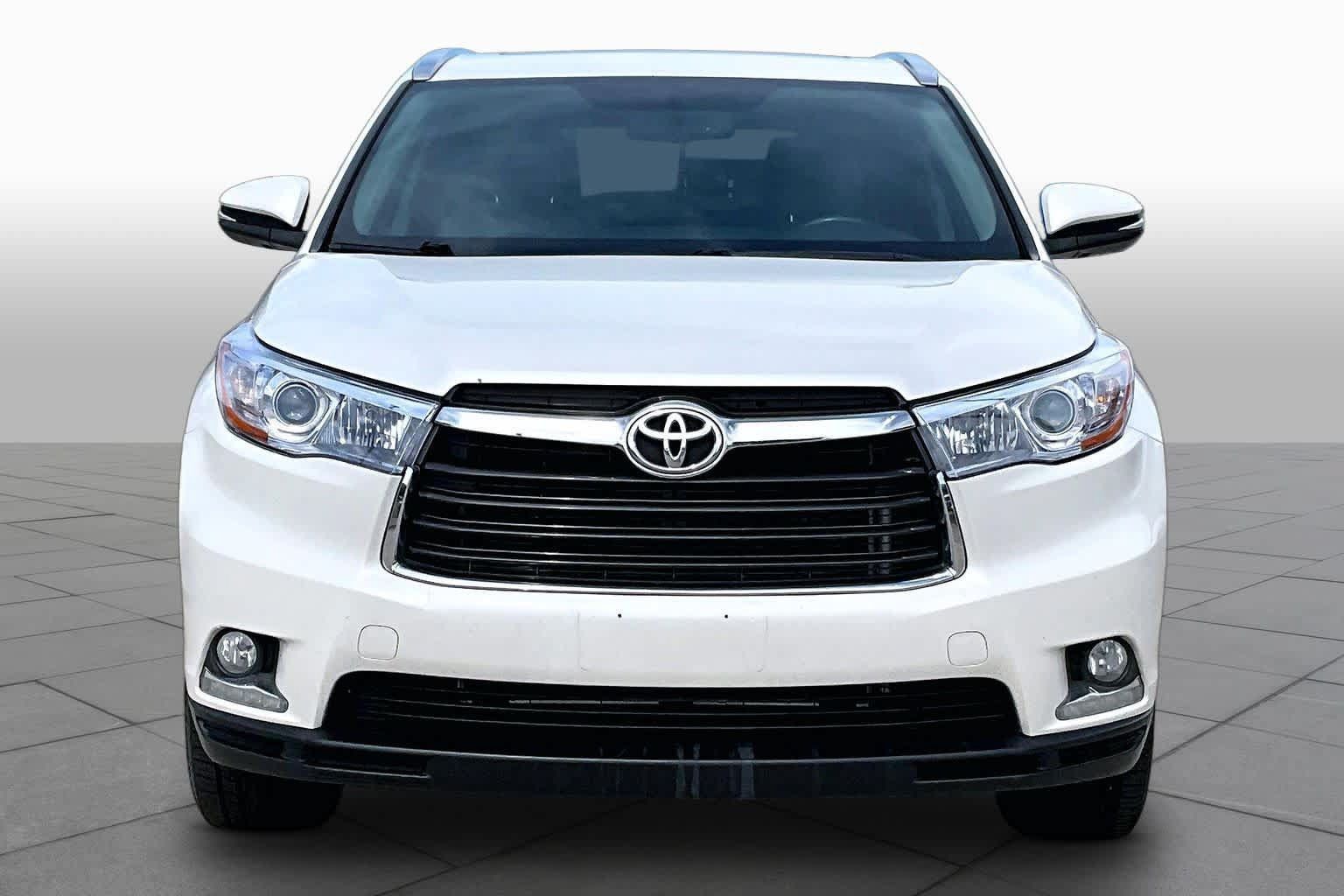Used 2016 Toyota Highlander Limited FWD image 3