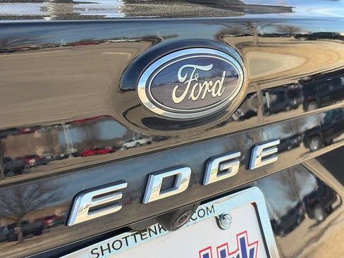 Used 2024 Ford Edge Titanium image 12