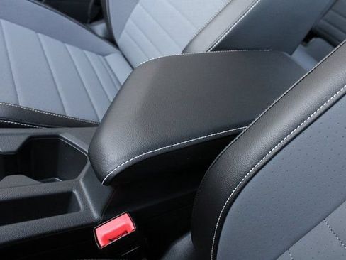 New 2026 Volkswagen Jetta SE FWD image 19