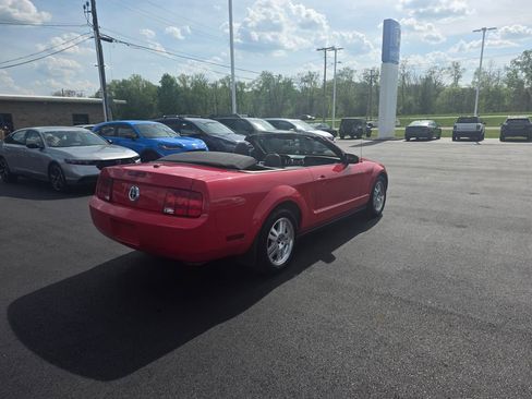 Used 2007 Ford Mustang Deluxe RWD image 14